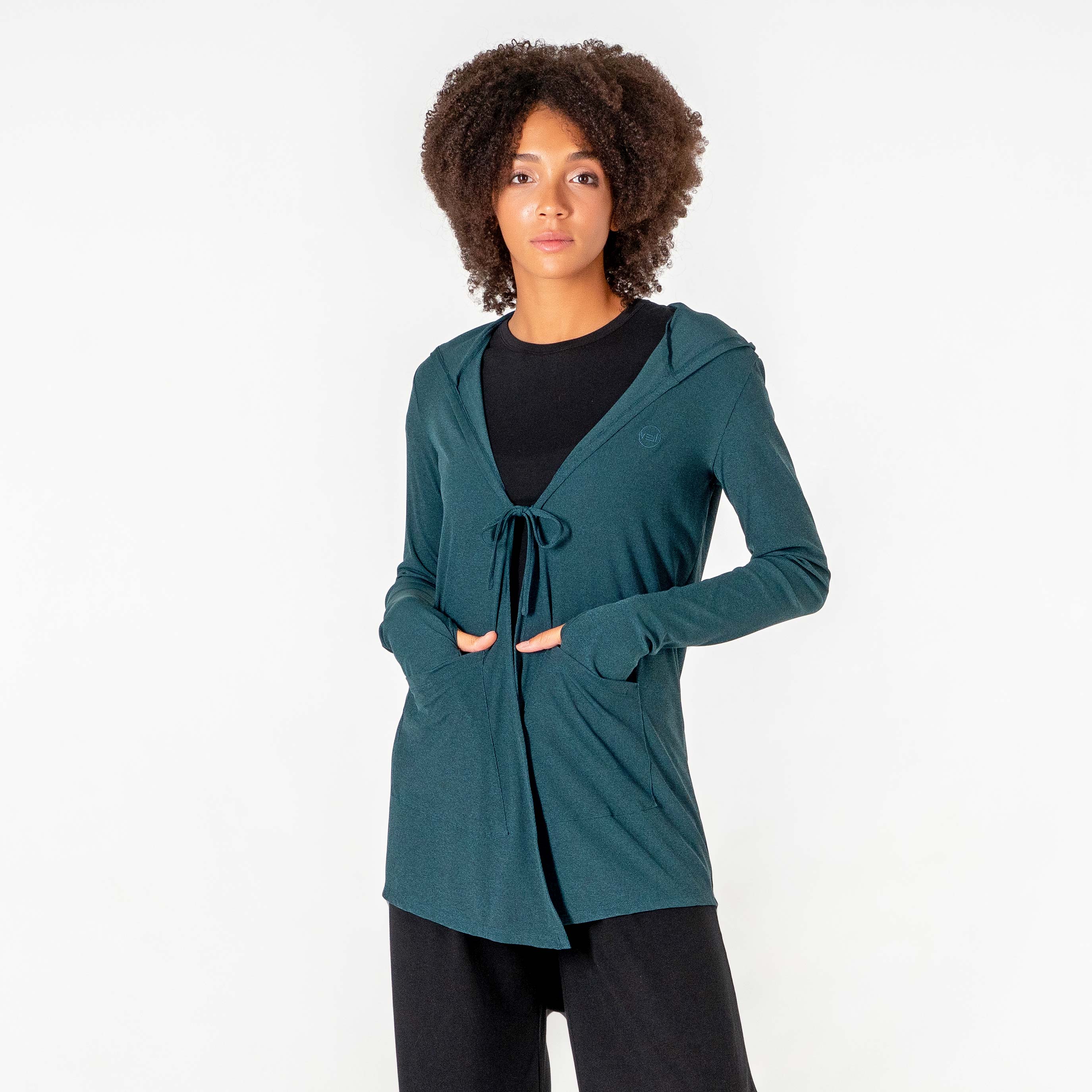 Move It Cardigan in emerald green by Veil Garments. Modest activewear collection.

#color_thumbnail